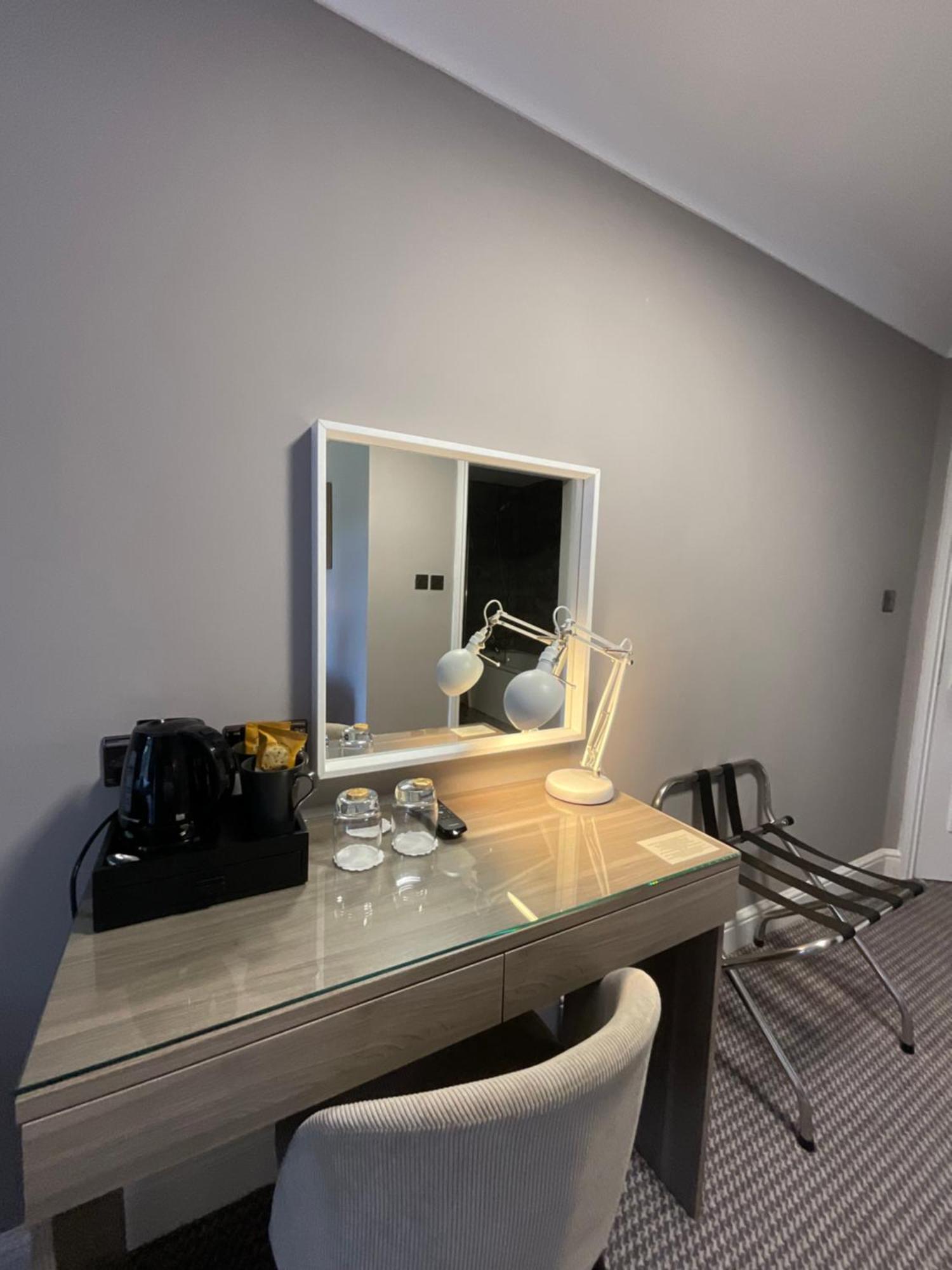 The Riverside 4*