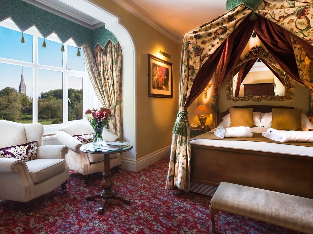The Riverside 4* Salisbury