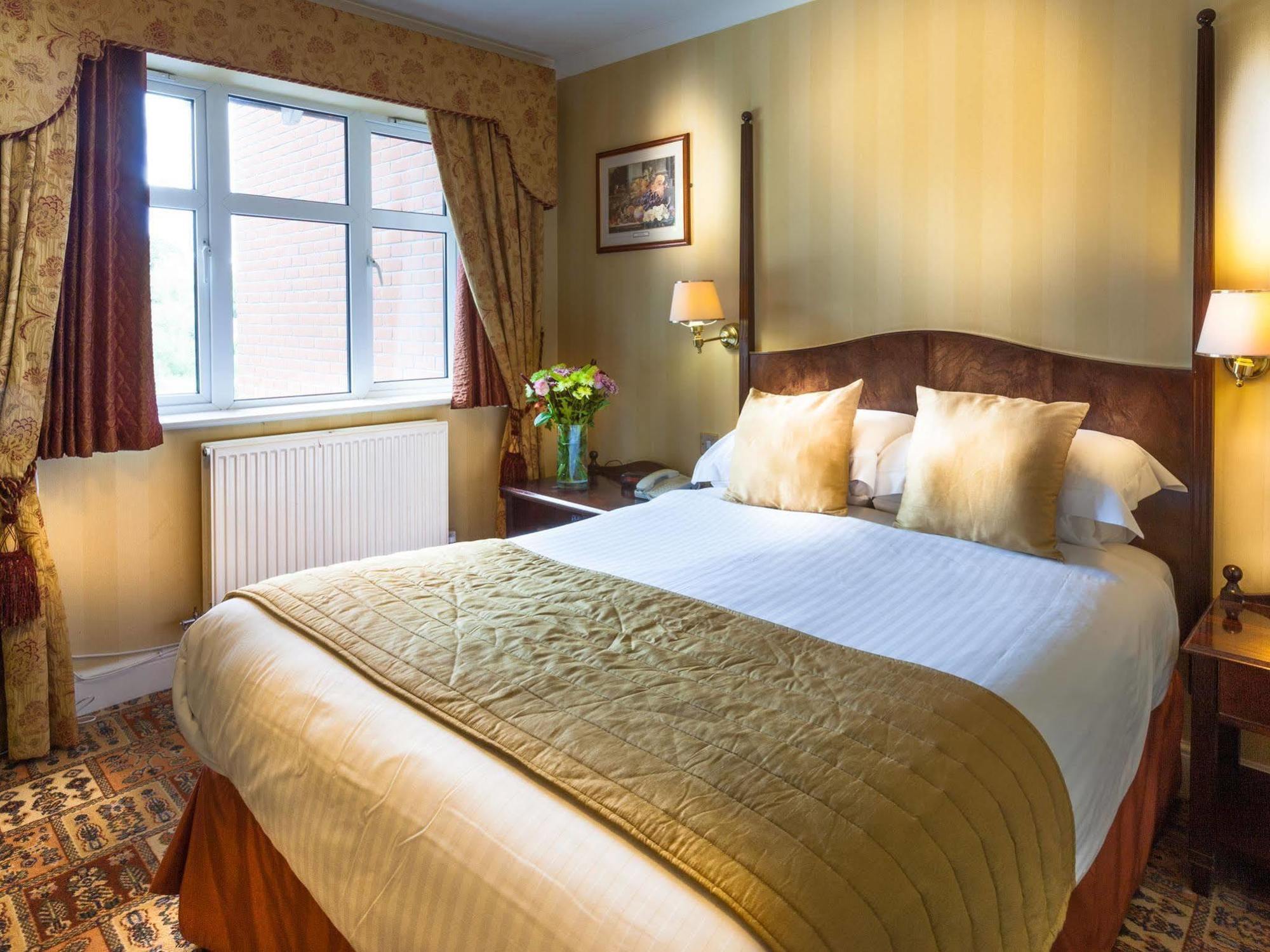 The Riverside 4* Salisbury